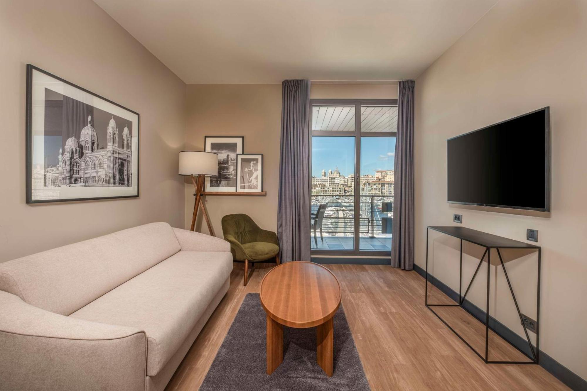 Radisson Blu Hotel Marseille Vieux Port Exterior photo